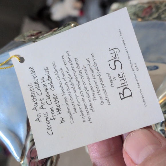 Vintage Blue Sky Wedding Chapel 2001 - Picture 10 of 14